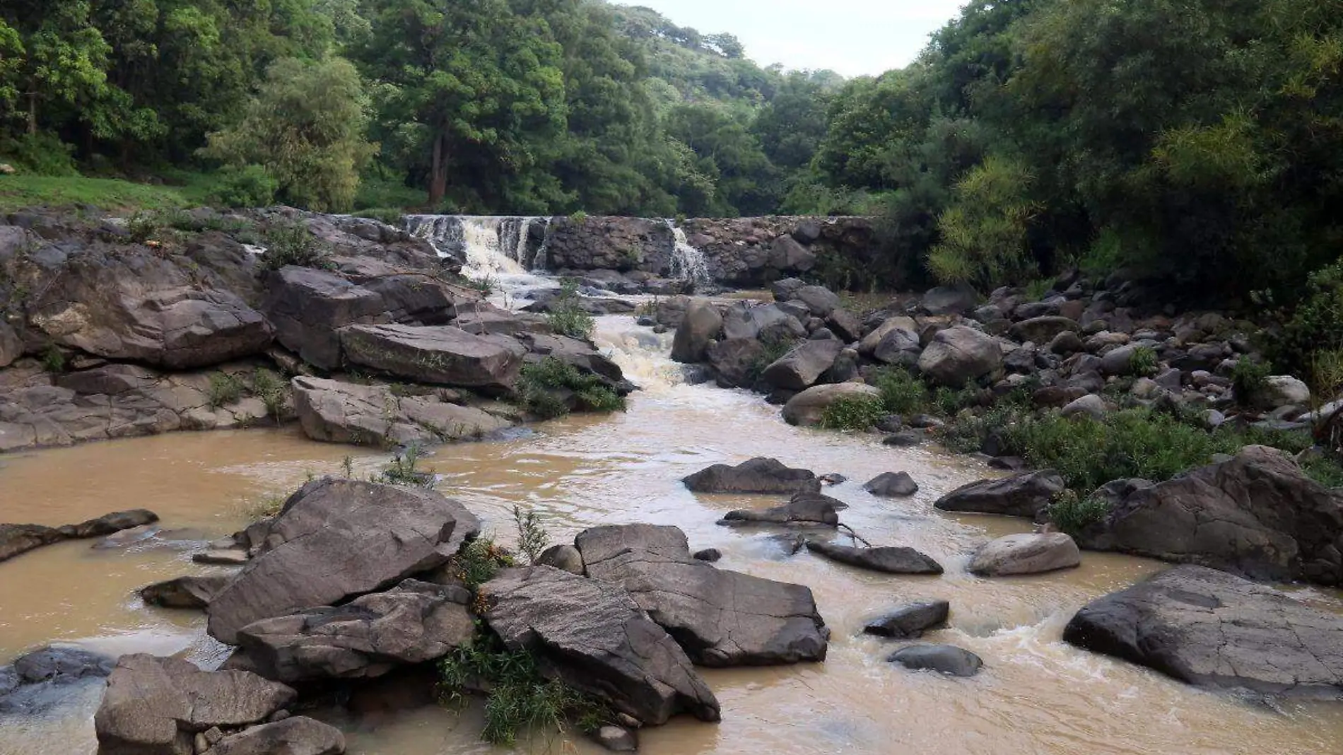 Río Tetlama contaminado por minería